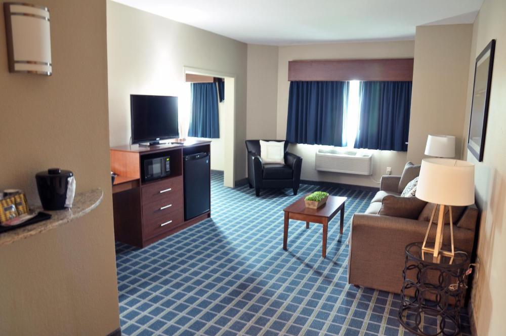 Brookstone Lodge & Suites